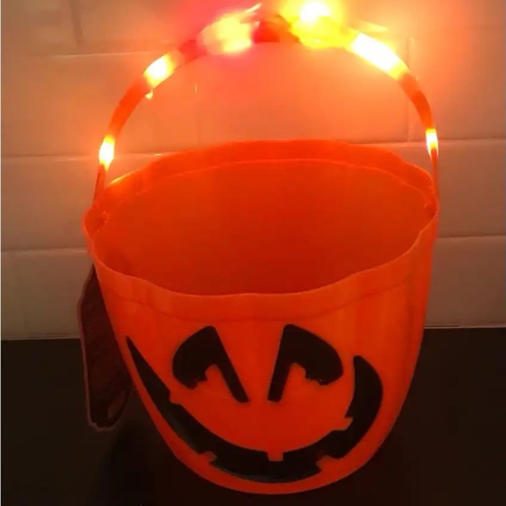 New w/Tags Light-Up Grinning Orange Jack-O-Lantern/Pumpkin Pail/Bucket